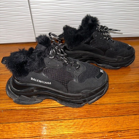 100% Authentic Balenciaga triple s sneakers - Picture 1 of 6